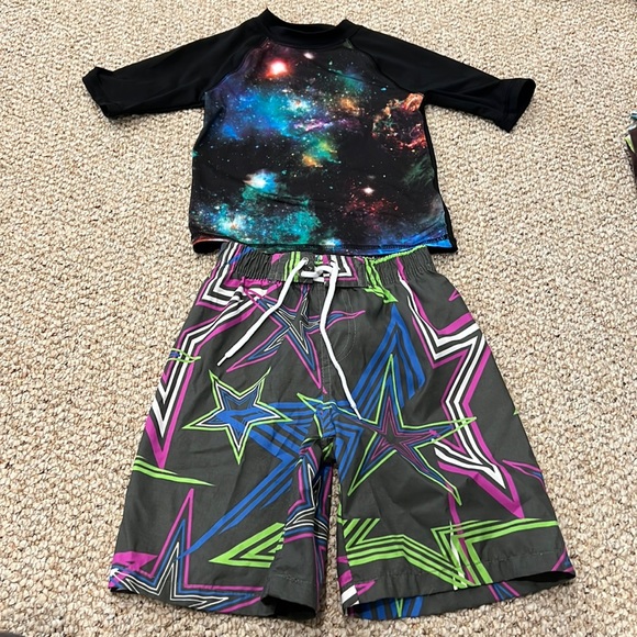 8/$25 😎 Star swim trunks size 5-6T - Picture 1 of 5